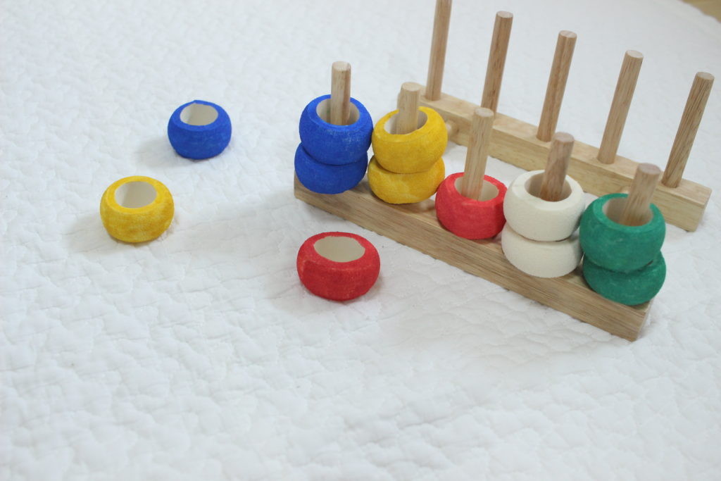 １００均で知育玩具を手作り １歳 ２歳 ３歳 本格的 プラステン風おもちゃの作り方 おうちdeモンテ